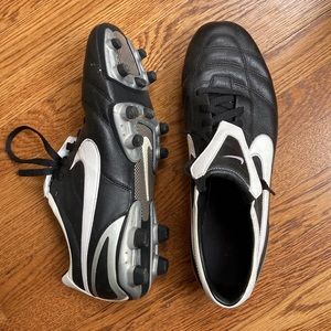 Nike Tiempo Mystic II Cleats EUC
